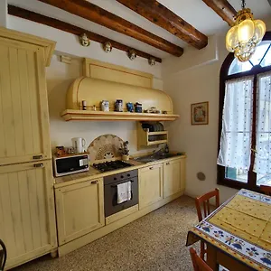 ** Affittacamere Alloggi Rivetta Italia